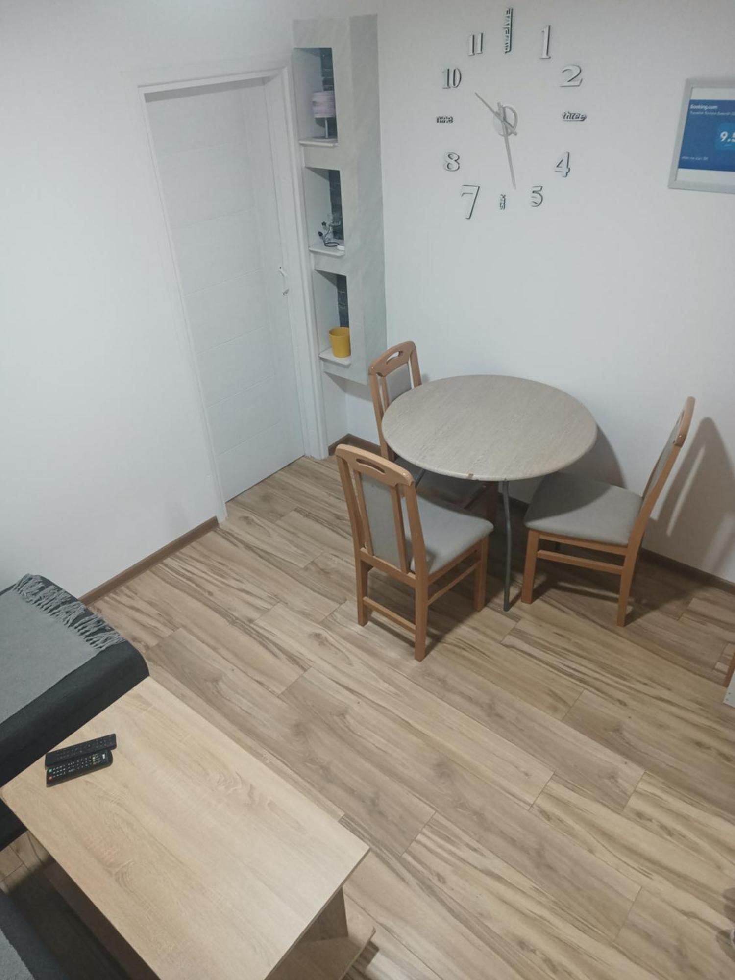 Stan Na Dan Im Užice Quarto foto